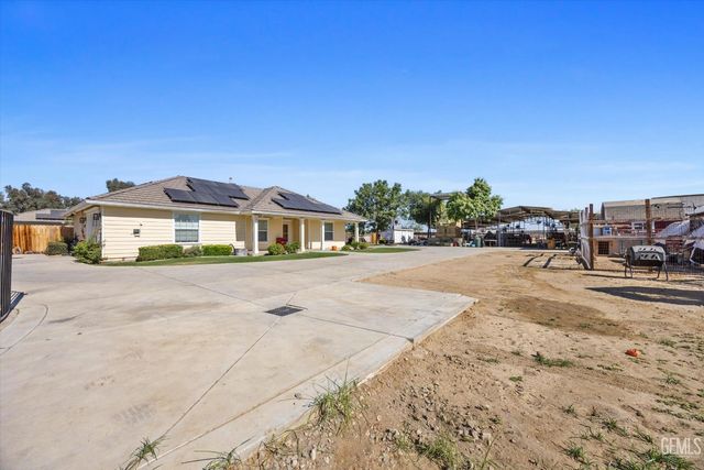 15112 Sunnybank Avenue, Bakersfield, CA 93314