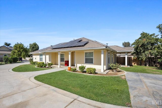 15112 Sunnybank Avenue, Bakersfield, CA 93314