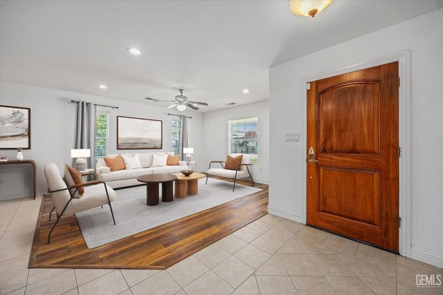 15112 Sunnybank Avenue, Bakersfield, CA 93314