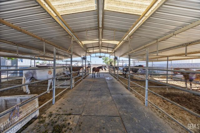 15112 Sunnybank Avenue, Bakersfield, CA 93314