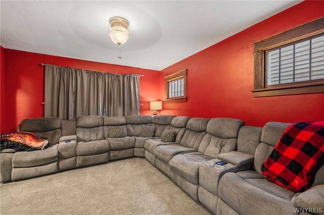 2254 Niagara Avenue, Niagara Falls, NY 14305