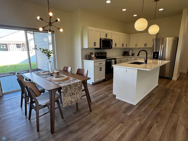 7479 18th Street S, Fargo, ND 58104