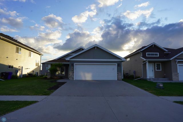 7479 18th Street S, Fargo, ND 58104
