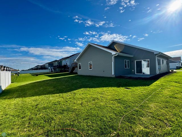 7479 18th Street S, Fargo, ND 58104