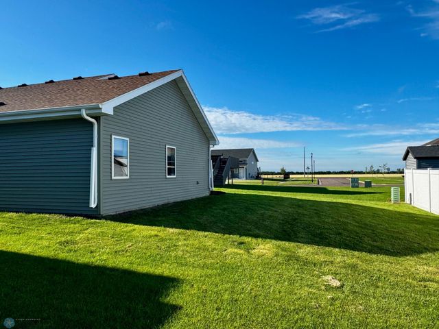 7479 18th Street S, Fargo, ND 58104