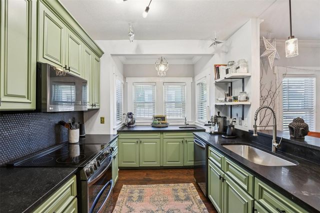 202 W CURTIS STREET, Tampa, FL 33603