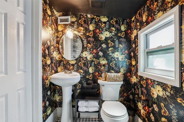 202 W CURTIS STREET, Tampa, FL 33603