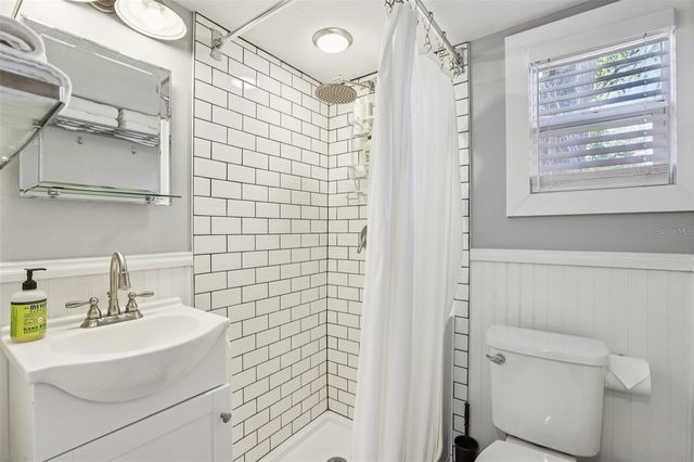 202 W CURTIS STREET, Tampa, FL 33603