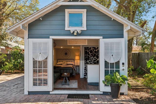 202 W CURTIS STREET, Tampa, FL 33603