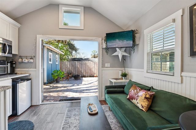 202 W CURTIS STREET, Tampa, FL 33603