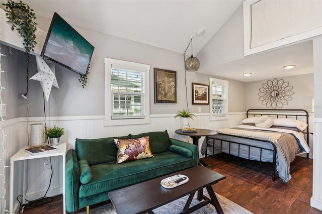 202 W CURTIS STREET, Tampa, FL 33603