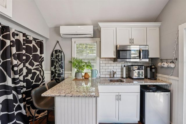 202 W CURTIS STREET, Tampa, FL 33603