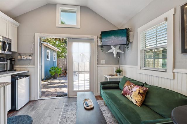 202 W CURTIS STREET, Tampa, FL 33603