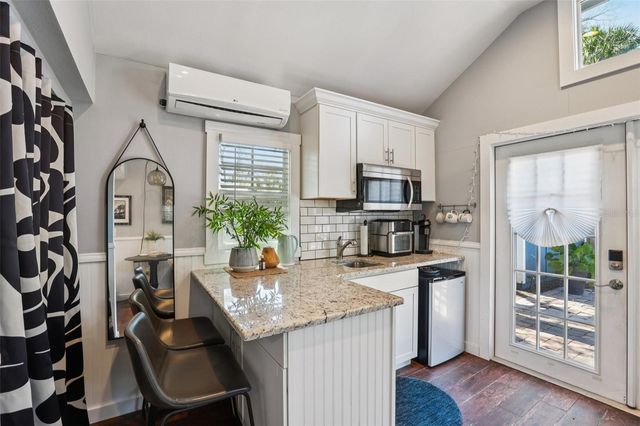 202 W CURTIS STREET, Tampa, FL 33603