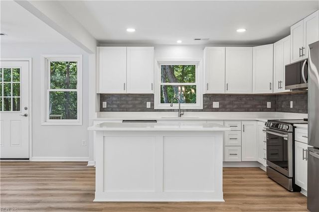 9239 Croaker RD, Williamsburg, VA 23188
