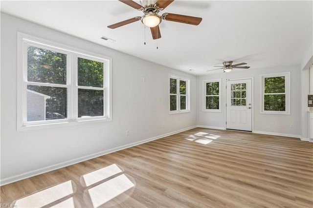 9239 Croaker RD, Williamsburg, VA 23188