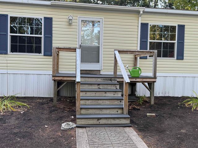 27 Butternut Lane, Tamworth, NH 03882