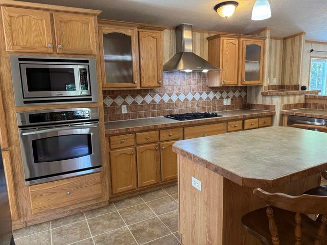 27 Butternut Lane, Tamworth, NH 03882