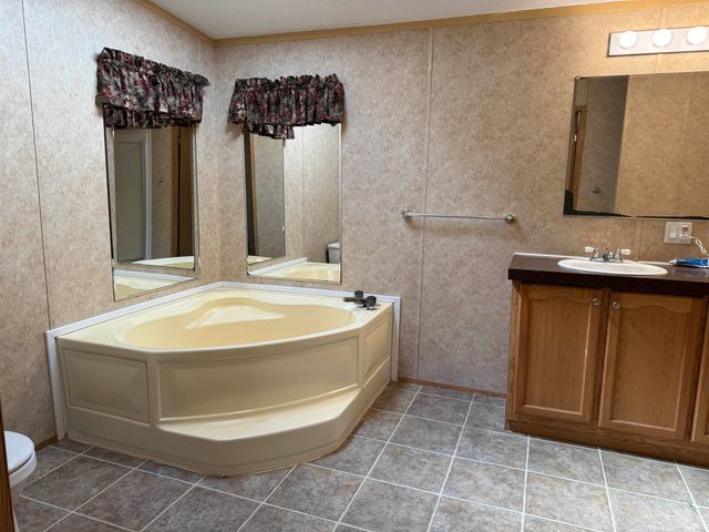 27 Butternut Lane, Tamworth, NH 03882