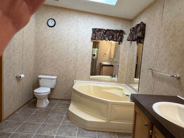 27 Butternut Lane, Tamworth, NH 03882
