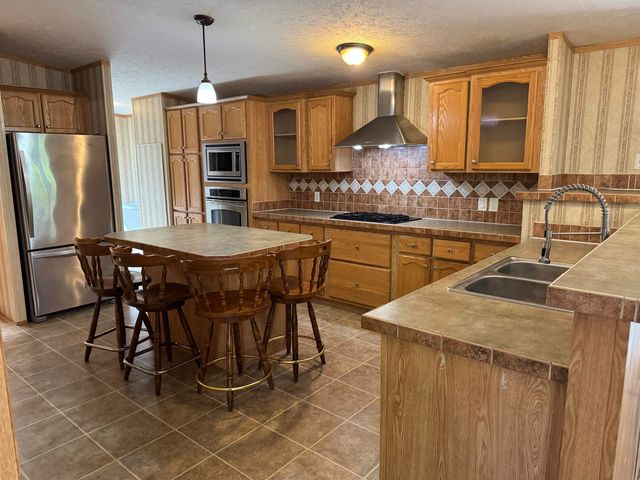 27 Butternut Lane, Tamworth, NH 03882