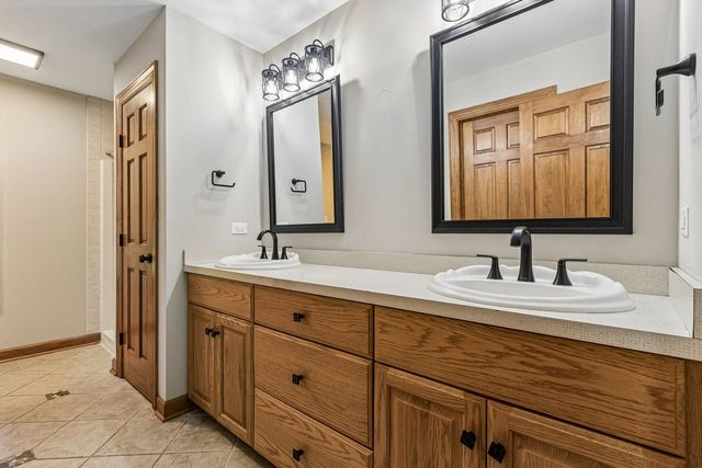 1921 Annettes Circle, Sugar Grove, IL 60554