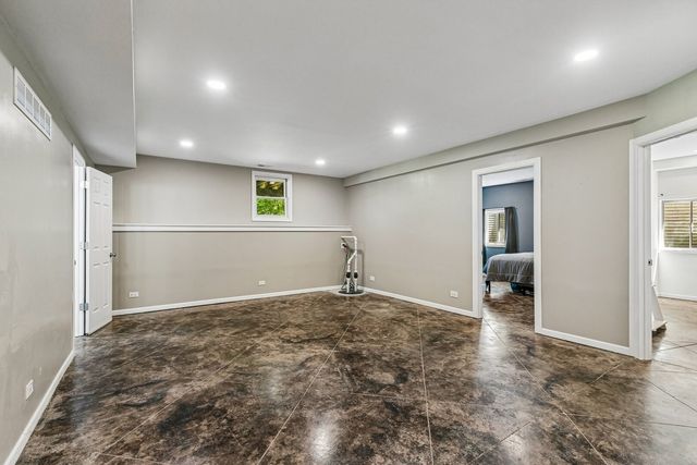 1921 Annettes Circle, Sugar Grove, IL 60554