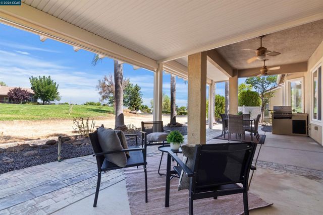 595 Pomona Dr, Brentwood, CA 94513