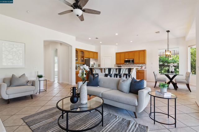 595 Pomona Dr, Brentwood, CA 94513