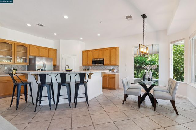 595 Pomona Dr, Brentwood, CA 94513