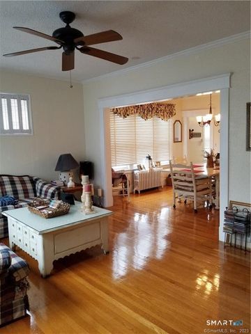 26 4th Street, Hamden, CT 06514