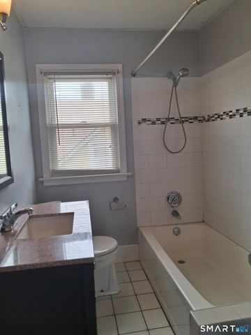 26 4th Street, Hamden, CT 06514