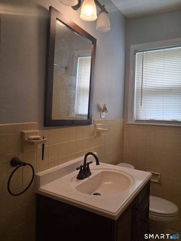 26 4th Street, Hamden, CT 06514