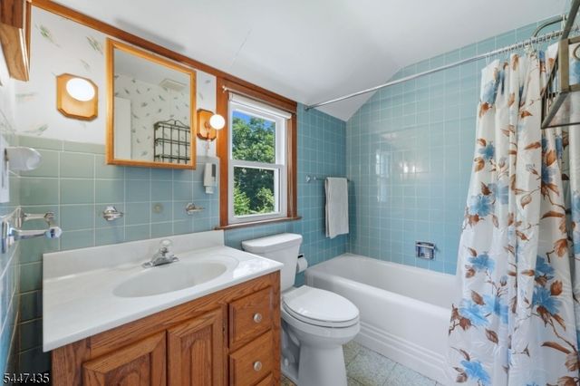 21 Wagner St, Bloomfield Twp., NJ 07003