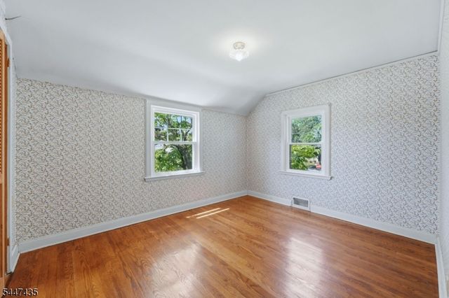 21 Wagner St, Bloomfield Twp., NJ 07003