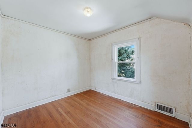 21 Wagner St, Bloomfield Twp., NJ 07003