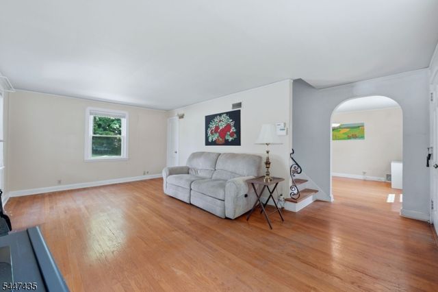 21 Wagner St, Bloomfield Twp., NJ 07003