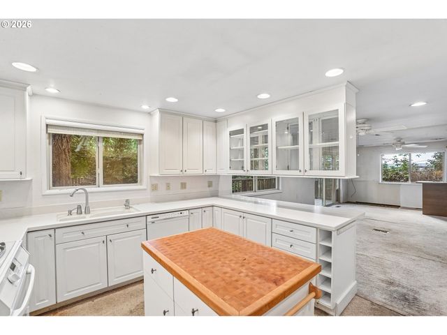 9637 Sw 62ND Ave, Portland, OR 97219