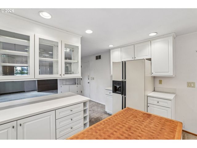 9637 Sw 62ND Ave, Portland, OR 97219