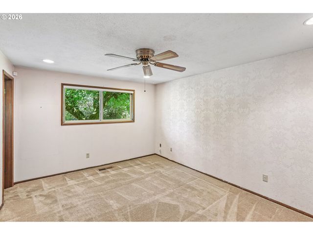 9637 Sw 62ND Ave, Portland, OR 97219