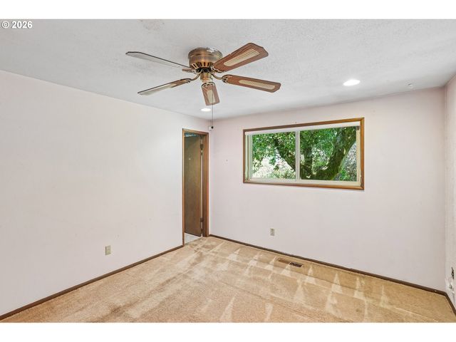 9637 Sw 62ND Ave, Portland, OR 97219