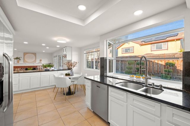 35686 Chaplin Dr, Fremont, CA 94536