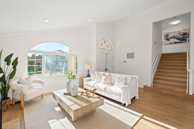 35686 Chaplin Dr, Fremont, CA 94536