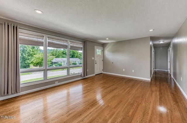 517 Kilkenny Road, Kingsport, TN 37664