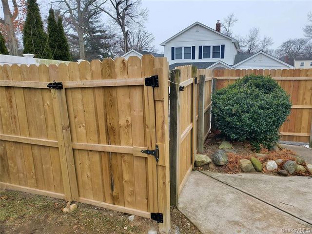 62 Murdock Street, South Huntington, NY 11746