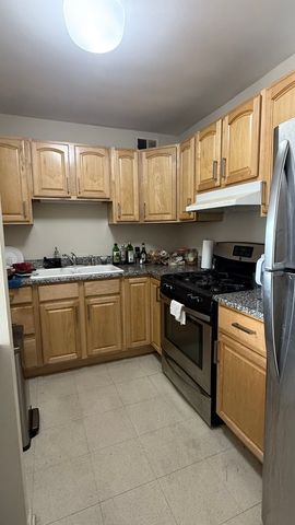 2605 S Indiana Avenue 1008, Chicago, IL 60616