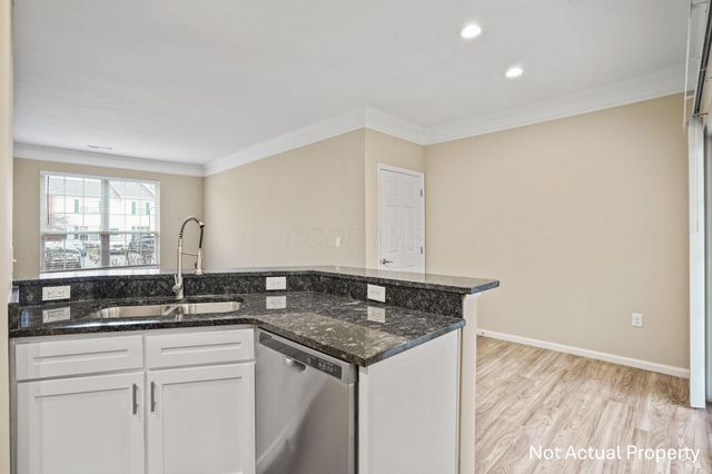 4918 Stratford Pine Lane, Dublin, OH 43016