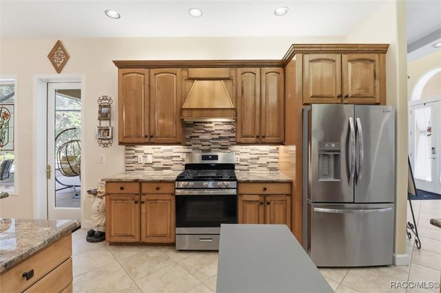 3033 N Caves Valley Path, Lecanto, FL 34461