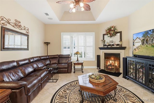 3033 N Caves Valley Path, Lecanto, FL 34461