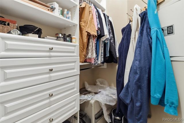 3033 N Caves Valley Path, Lecanto, FL 34461